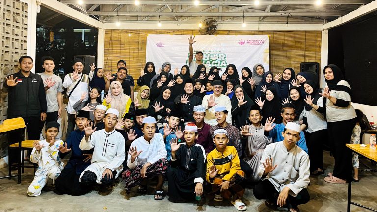 Cahaya Al-Qur’an di Teja Cafe: Iftar Bahagia Bersama Puluhan Santri di Mempawah