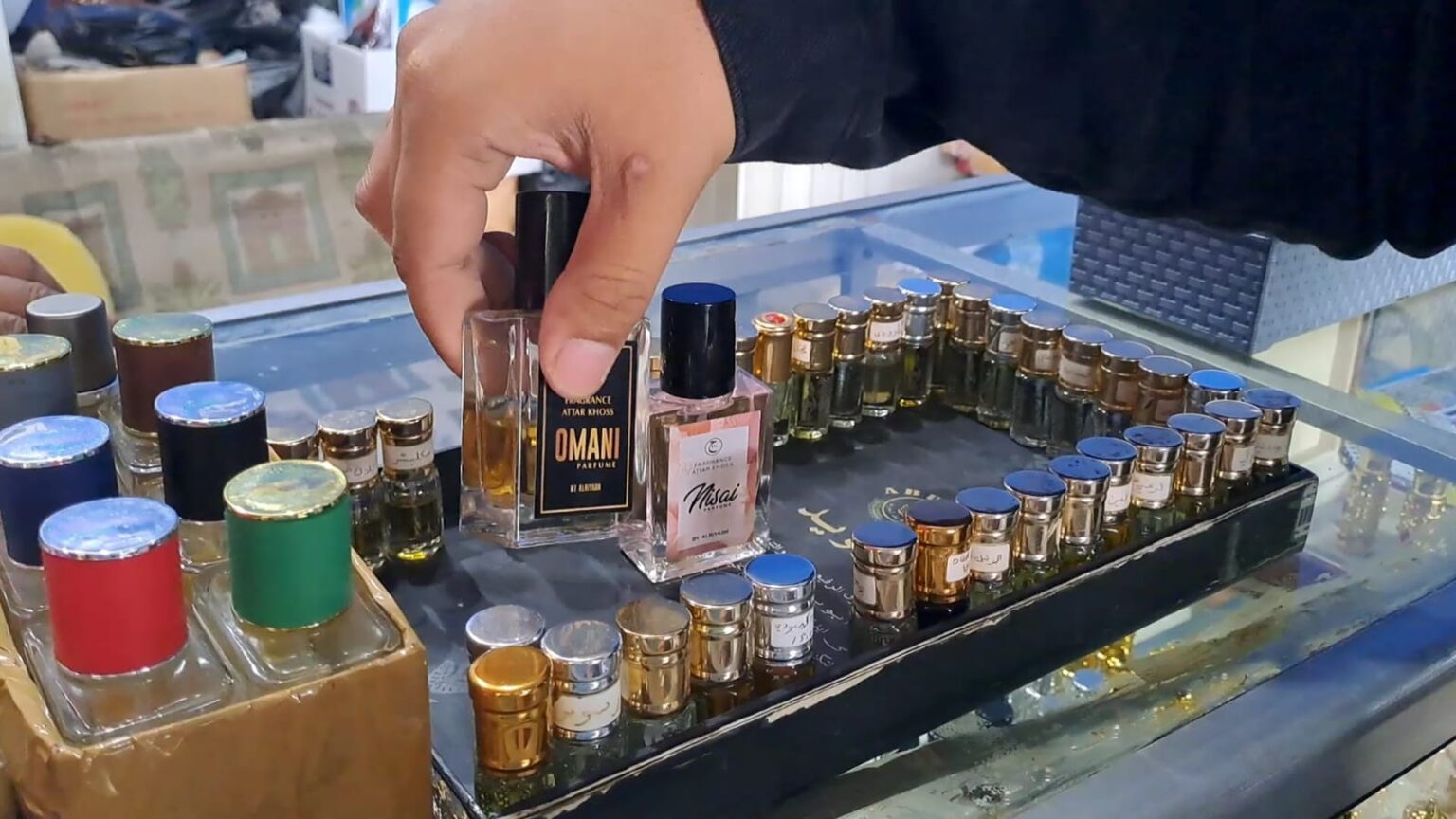 Hukum Memakai Parfum bagi Wanita dalam Islam