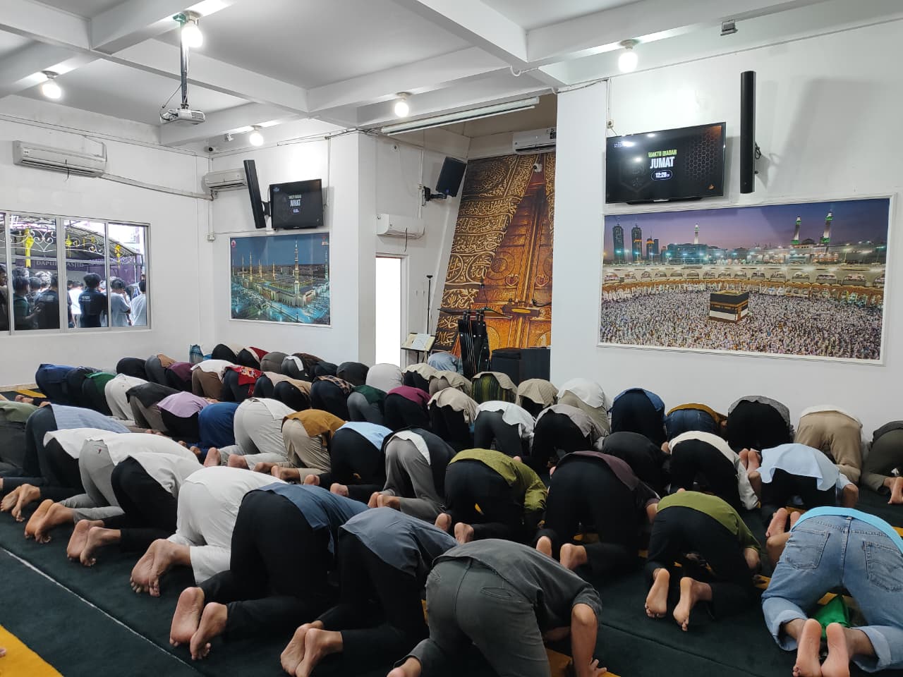 SUJUD SYUKUR 14 TAHUN MASJID MUNZALAN MUBARAKAN